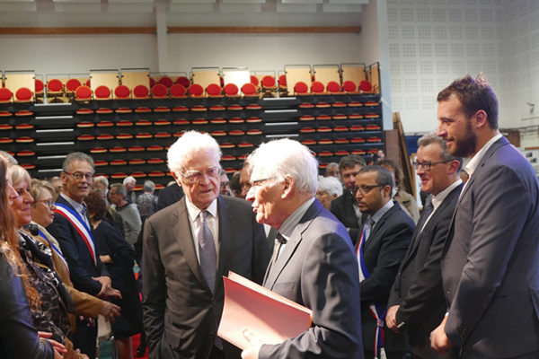 Lionel Jospin et Robert Le Foll dans la haie d’honneur