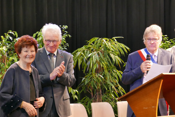 Ovation pour Jacqueline Le Foll, invitée à rejoindre Robert sur scène